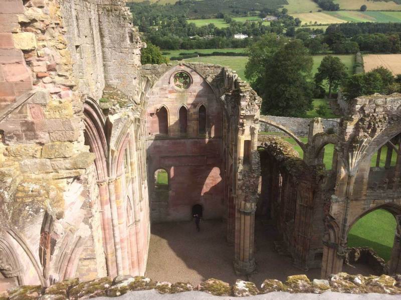 Melrose-Abbey-rooftop-2